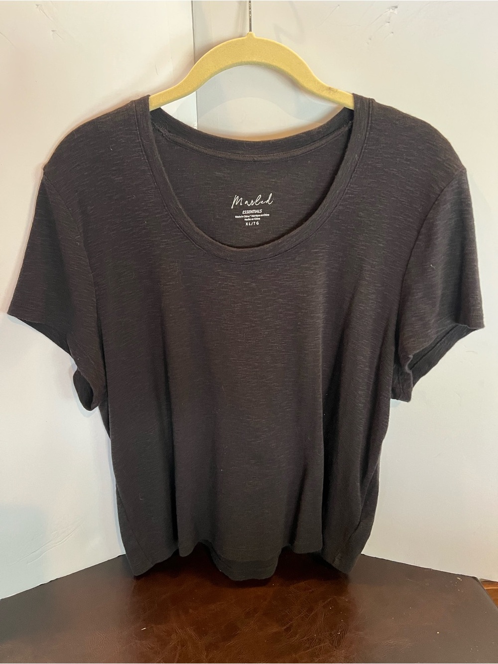 Marled Black Short Sleeve Scoop Neck Tee